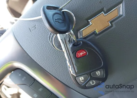 2015 Chevrolet Traverse 1Lt z USA, uszkodzony, nr VIN 1GNKRGKD3FJ300438